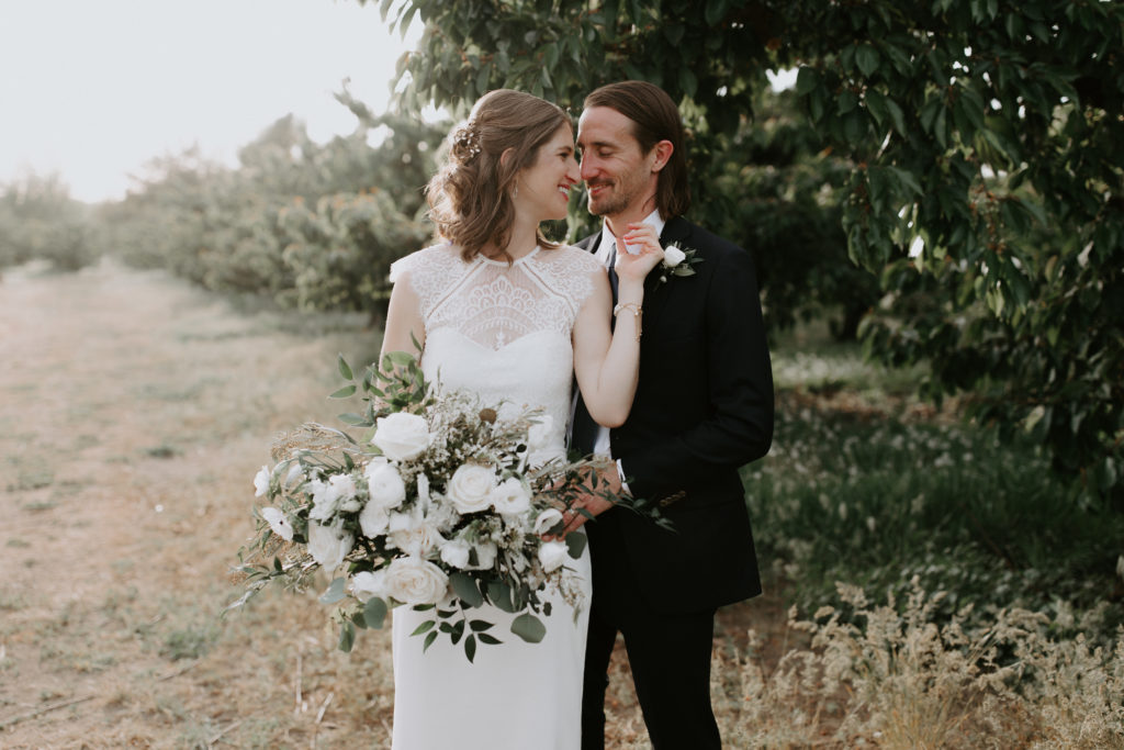 Tucannon Cellars Benton City Washington Wedding Photos